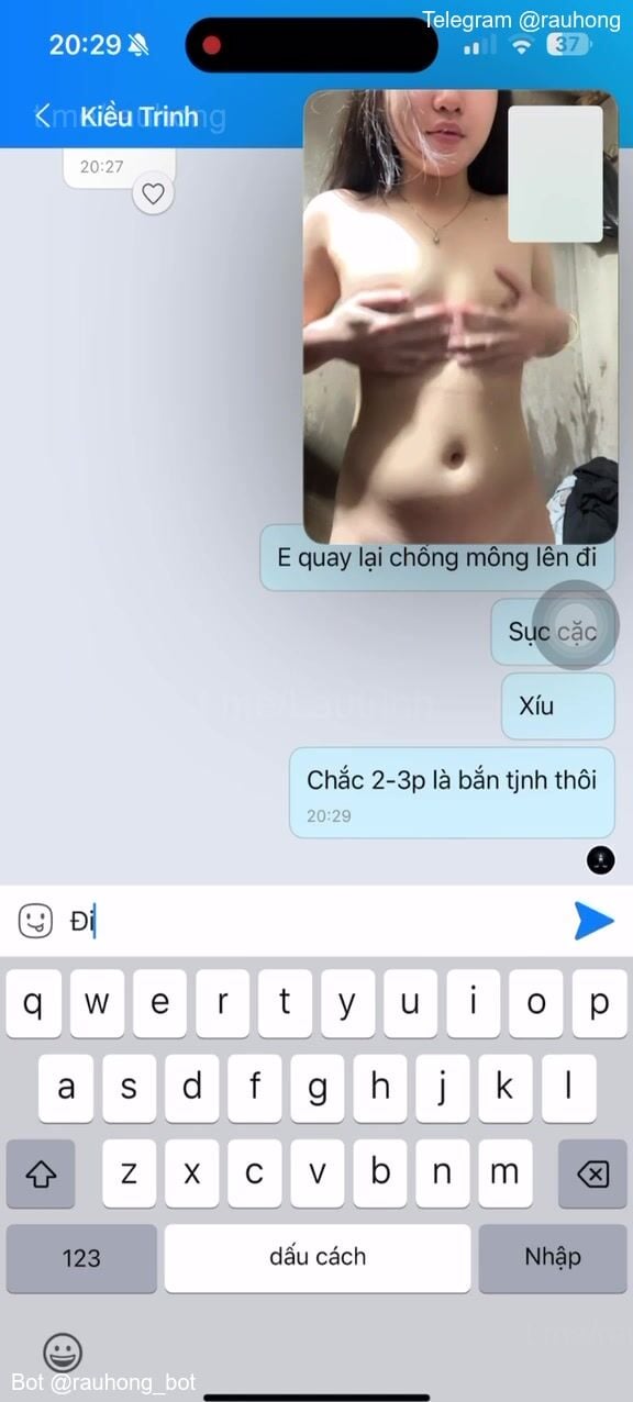 Call video với em rau Kiều Trinh dáng nuột đc em show hàng móc lồn dâm cho xem p1